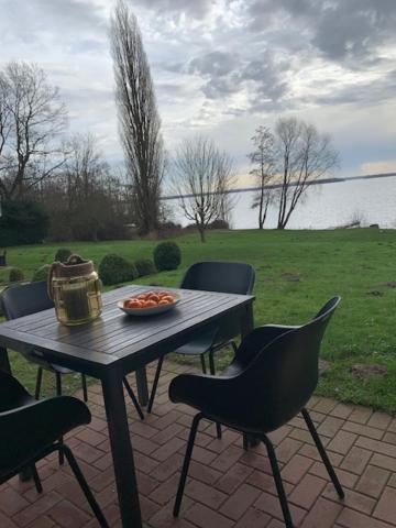Ferienwohnung Am See Mit Terrasse آشِبيرغ المظهر الخارجي الصورة